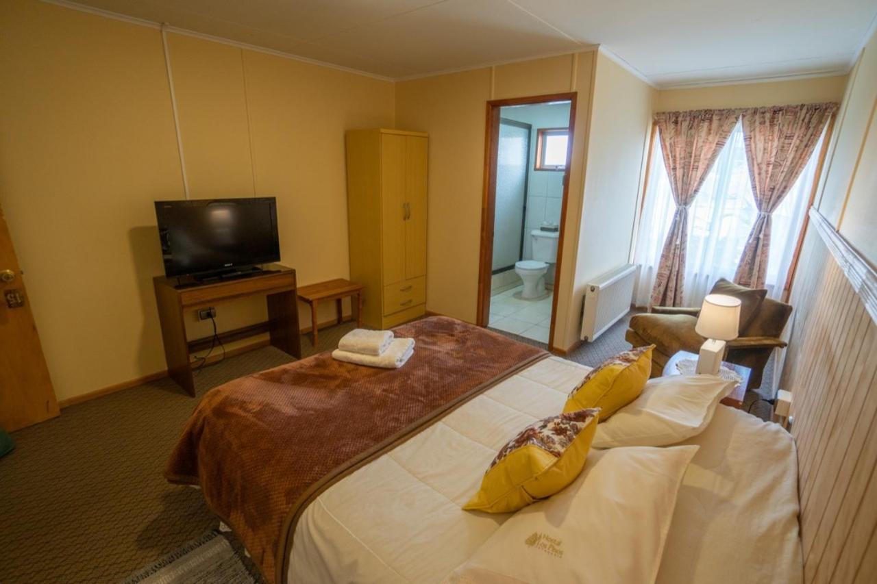 Hostal Los Pinos Puerto Natales Eksteriør billede
