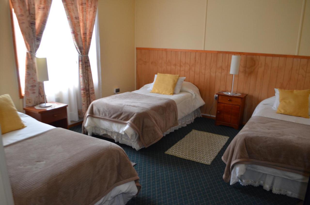 Hostal Los Pinos Puerto Natales Eksteriør billede