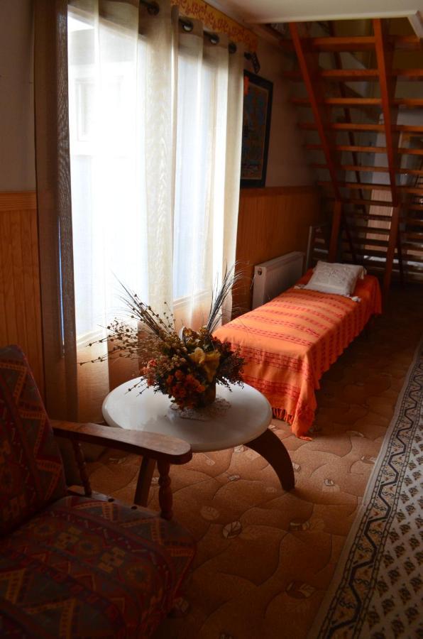 Hostal Los Pinos Puerto Natales Eksteriør billede