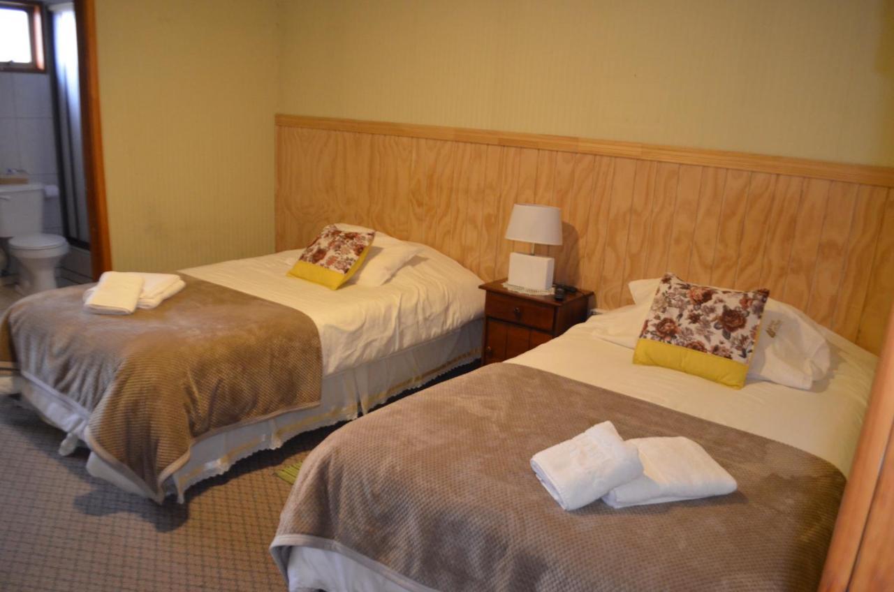 Hostal Los Pinos Puerto Natales Eksteriør billede