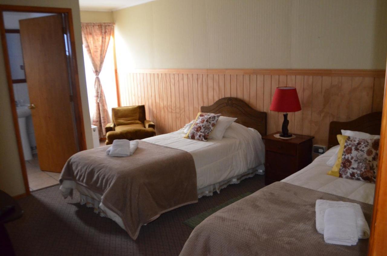 Hostal Los Pinos Puerto Natales Eksteriør billede