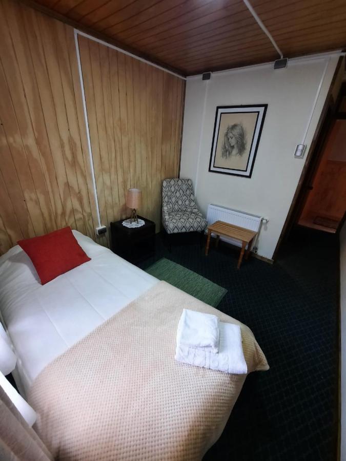 Hostal Los Pinos Puerto Natales Eksteriør billede