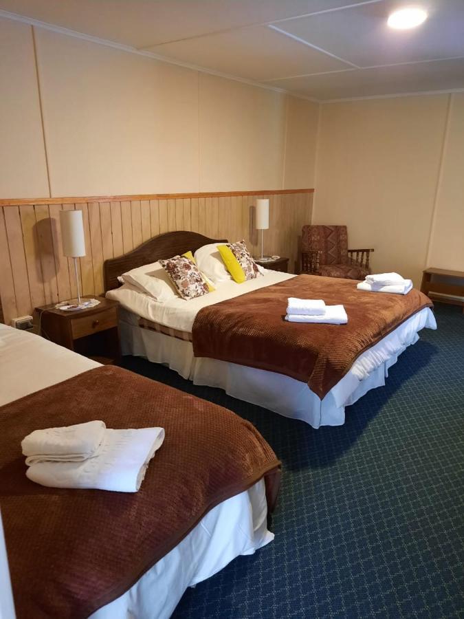 Hostal Los Pinos Puerto Natales Eksteriør billede