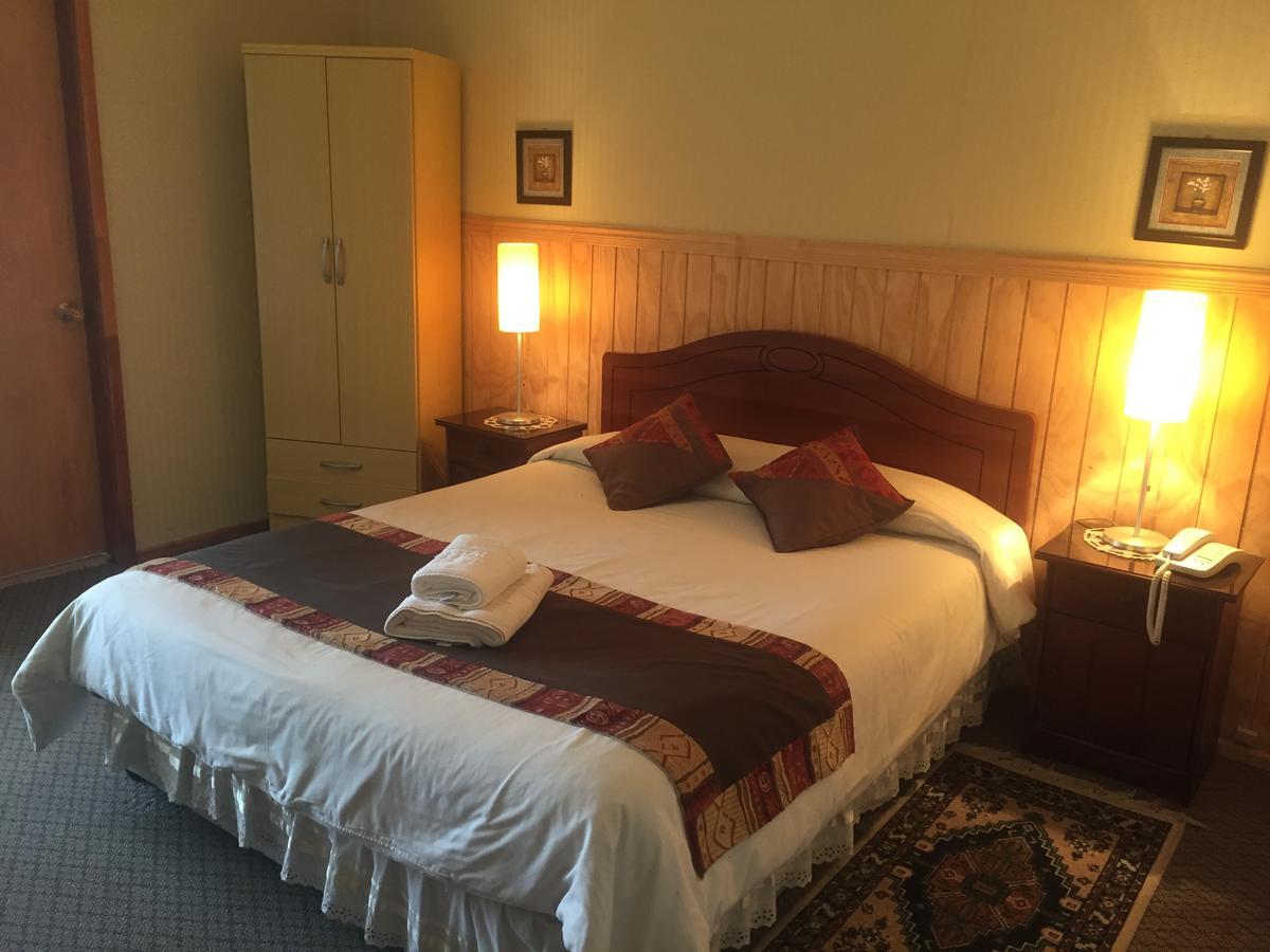 Hostal Los Pinos Puerto Natales Eksteriør billede