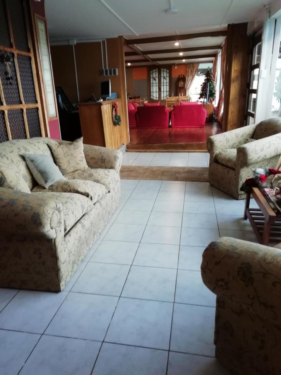 Hostal Los Pinos Puerto Natales Eksteriør billede
